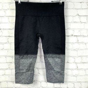 Lululemon Seamlessly Street Crop Leggings Ribbed Black Gray sz 8 Wide Waistband
